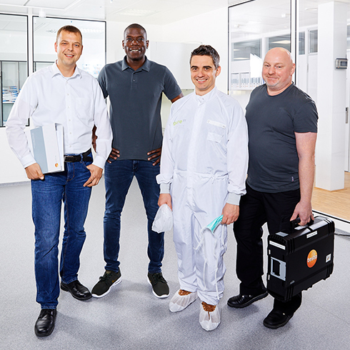 Testo Industrial Services bietet interessante Stellen im technischen Außendienst für Berufseinsteiger oder Facherfahrene.